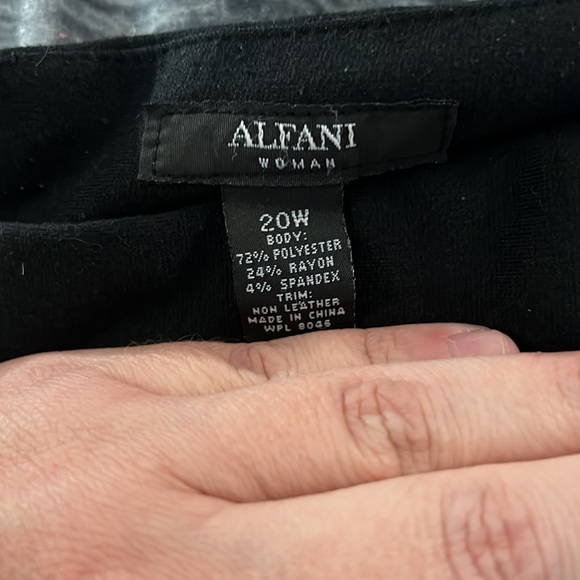 Bring me my files, please! - Picture 2 of 3